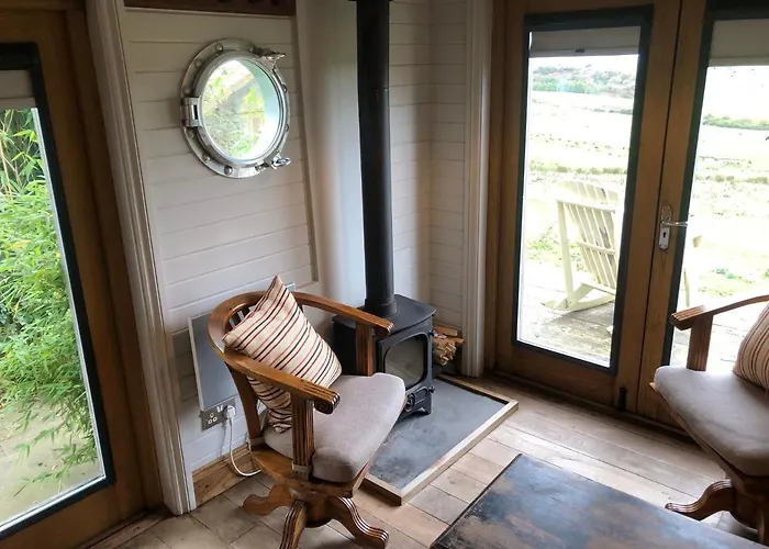 The Goods Wagon, Private Garden And Stunning Views